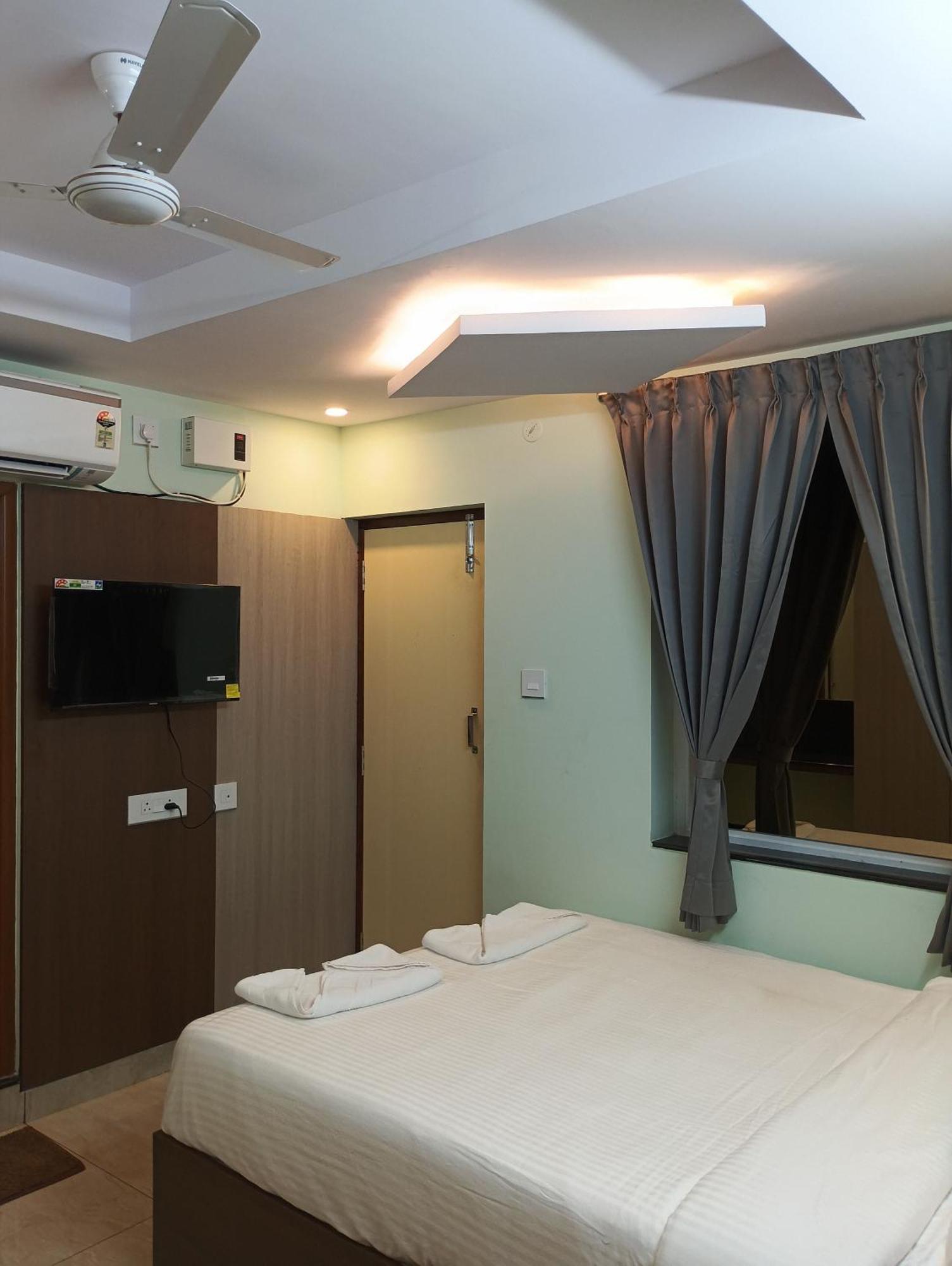 Malar Park Hotell Tiruvannāmalai Exteriör bild